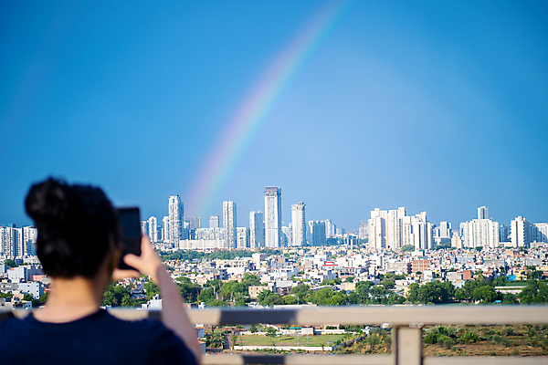 포토 JPG 해외이미지 무지개 모바일 부동산 주택 안테나 사람없음 건물 도시풍경 사무실 고층빌딩 시원함 인도인 내추럴 진행 개발 더블 드론 현상 해외포토 자연요소 외국인 건축물 비즈니스 통신 동양인 풍경 빌딩 도시 재산 파일형식 이미지허브