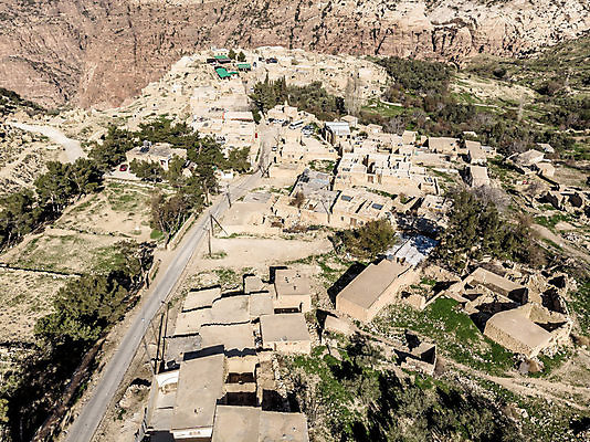 포토 JPG 해외이미지 전통 야생동물 여행 자연 산 주택 건조 안테나 파노라마 사람없음 야외 여행객 마을 골짜기 계곡 하이킹 사막 행운 황무지 중앙 옥상 교차로 버리기 폐허 동쪽 예약 드론 생태학 옛날 요르단 전국 조감도 파멸 해외포토 동물 교육 길 컨셉 중동 통신 모션 레저 촬영기법 사람 건물 방향 생태계 파일형식 소멸 이미지허브