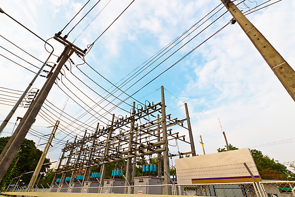 포토 JPG 해외이미지 사람없음 울타리 힘 전선 도시 역 위험 전압 해외포토 컨셉 교통시설 담장 파일형식 이미지허브