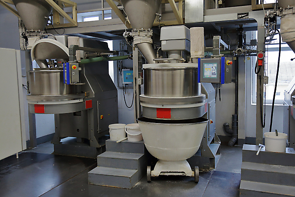 포토 JPG 해외이미지 공장 실내 사람없음 계단 기계 양동이 해외포토 공업 내부 파일형식 이미지허브