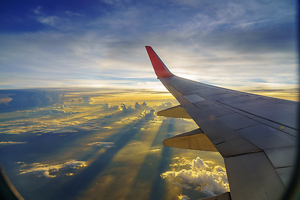 포토 JPG 해외이미지 구름 응시 실루엣 여행 백그라운드 날개 비즈니스 창문 교통시설 자연 하늘 바람 날씨 휴가 비행기 안테나 사람없음 파란색 햇빛 태양 뷰티 우주 일출 맑음 일몰 뜨거움 공항 도착 항공 출발 상업 활주로 제트기 엔진 대패 해외포토 자연요소 시선 길 컬러 교통 컨셉 통신 항공교통 대중교통 촬영기법 노을 시설 생태계 파일형식 이미지허브
