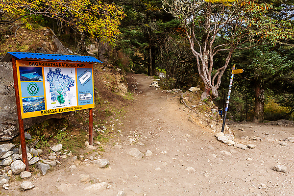 포토 JPG 해외이미지 스포츠 여행 불교 가이드 자연 하늘 휴가 산 국립공원 풍경 사람없음 야외 여행객 산책 등산 트래킹 하이킹 도전 기도 깃발 정상 사인 네팔 방법 산악가 절정 하이커 히말라야 해외포토 직업 공원 아시아 종교 레저 휴식 사람 생태계 파일형식 산맥 이미지허브