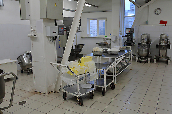 포토 JPG 해외이미지 공장 실내 사람없음 기계 수레 버터 제빵기구 해외포토 공업 주방용품 내부 카트 파일형식 이미지허브