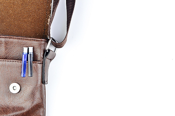 포토 JPG 해외이미지 학생 손 디자인 옷 남자 여행 백그라운드 서류가방 가방 비즈니스 손잡이 사람없음 그래픽 파란색 사무실 갈색 유행 카메라 검은색 핸드백 흰색 도시 지갑 던지기 컨테이너 가죽 오브젝트 어깨 싱글 그림 복고 수납 직사각형 고립 스트랩 스타일 해외포토 도형 잡화 산업 컬러 모션 사람 신체부위 전자제품 파일형식 이미지허브