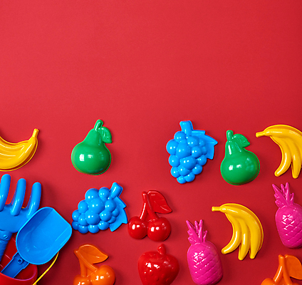 포토 JPG 해외이미지 놀이 딸기 포도 바나나 사람없음 세트 컬러풀 장난감 바구니 체리 삽 갈퀴 해외포토 컬러 과일 파일형식 이미지허브