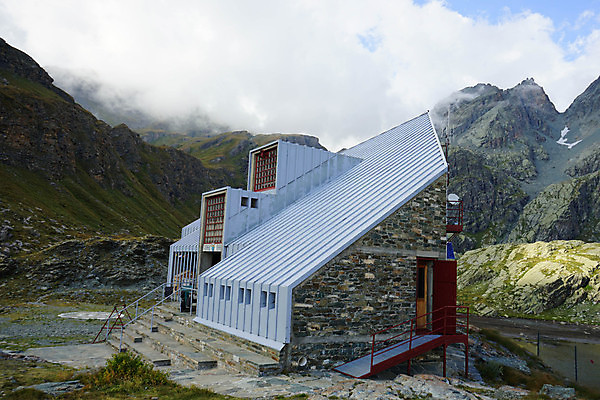 포토 JPG 해외이미지 유럽 여행 자국 자연 하늘 휴가 산 파노라마 풍경 사람없음 야외 이탈리아 산책 트래킹 하이킹 바위 고도 알프스 산기슭 내추럴 방법 선로 절정 산맥 해외포토 나라 레저 휴식 촬영기법 돌_바위 생태계 파일형식 이미지허브