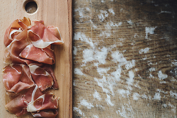 포토 JPG 해외이미지 전통 접시 문화 음식 빵 백그라운드 토마토 샌드위치 건강 육류 돼지고기 요리 사람없음 목재 가로 빨간색 초록색 식당 흰색 시골 신선 파마 소시지 스페인 칼 맛 아침식사 바게트 지중해 먹기 묘사 오브젝트 유기농 올리브 햄 후추 점심식사 살라미 스페인어 치유 해외포토 나무 헤어스타일 식기 웰빙 열매 유럽 바다 컬러 컨셉 채소 식재료 재료 모션 상점 식사 가공식품 향신료 파일형식 이미지허브