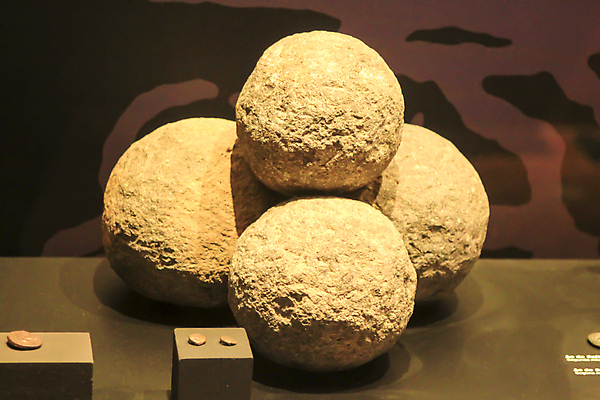 포토 JPG 해외이미지 무기 벽 공 사람없음 기계 수확 골동품 성 던지기 역사 스페인 미사일 땅 오브젝트 박물관 군용 전쟁 팔 엔진 총알 강화 고고학 세기 알리칸테 옛날 해외포토 건축물 교육 유럽 농업 모션 군대 신체부위 파일형식 이미지허브