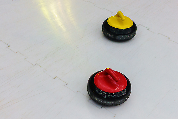 포토 JPG 해외이미지 스포츠 포즈 겨울 일러스트 주택 실내 손잡이 사람없음 빨간색 파란색 노란색 얼음 경쟁 장비 추위 게임 흰색 붓 원형 그룹 목표 계획 빗자루 오브젝트 컬링 화강암 해외포토 자연요소 도형 계절 컬러 컨셉 놀이 겨울스포츠 내부 건물 암석 청소도구 파일형식 이미지허브