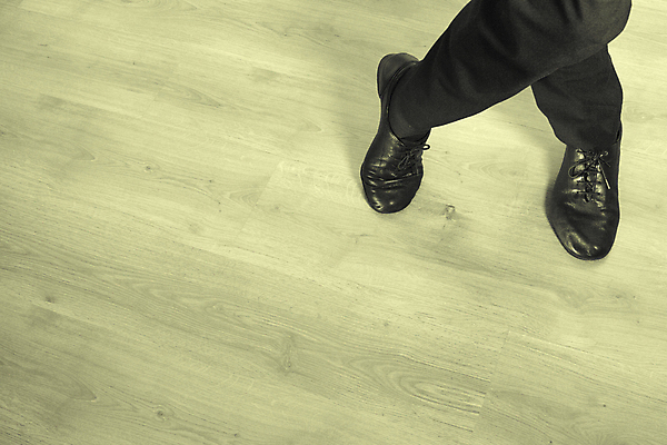 포토 JPG 해외이미지 남자 스포츠 신발 발 사람 성인 사람없음 강사 교사 공연 댄서 춤 우아함 그네 쇼 열정 재즈 살사댄스 삼바 탱고 표준 스타일 해외포토 직업 감정 음악 컨셉 문화예술 이벤트 신체부위 파일형식 이미지허브