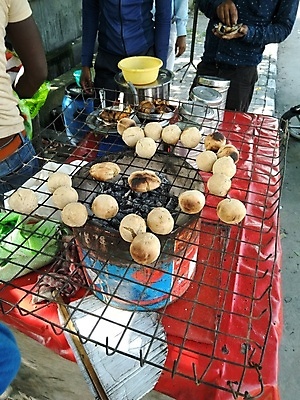 포토 JPG 해외이미지 전통 접시 토마토 양파 휴가 감자 건강 사람없음 여름 검은색 식사 저녁식사 뜨거움 아침식사 가루 인도인 밀 굽기 향신료 보리 밀가루 생강 점심식사 해외포토 외국인 식기 계절 컬러 채소 곡류 동양인 구이 향미료 파일형식 이미지허브