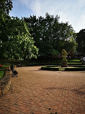 포토 JPG 해외이미지 나무 식물 공원 얼굴 음식 벽 시계 백그라운드 인터넷 벤치 가족 하늘 벽돌 거리 서기 사람 앉기 사람없음 야외 건물 사무실 유행 문 탑 방 기차 도시 큼 책상 사인 고립 해외포토 건축물 공공시설 육상교통 가구 의자 비즈니스 관계 모션 대중교통 신체부위 크기 파일형식 이미지허브