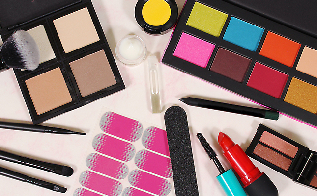 포토 JPG 해외이미지 직업 얼굴 분홍색 백그라운드 그림자 미술 사람없음 빨간색 초록색 세트 상자 컬러풀 뷰티 유행 보라색 페인트 화장품 립스틱 붓 못 화려 팔레트 플랫 계획 정상 가루 볼터치 수집 피부 마스카라 윤곽 예술가 위치 아이섀도 돌봄 모금 해외포토 컬러 컨셉 모션 문화예술 신체부위 화장 공구 파일형식 이미지허브