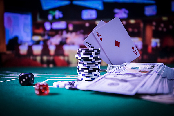 포토 JPG 해외이미지 사람없음 아웃포커스 트럼프 포커칩 도박 카지노 주사위 포커 해외포토 촬영기법 놀이용품 게임 파일형식 이미지허브