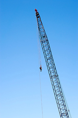 포토 JPG 해외이미지 산업 선 밧줄 하늘 매달리기 들기 사람없음 야외 세로 파란색 금속 기계 장비 고리 정상 큼 기중기 머리위 리프트 철사 무거움 긴장 기어 공학 도르래 리프팅 조작 철강 해외포토 교육 감정 줄 컬러 모션 재질 중장비 무게 크기 파일형식 이미지허브