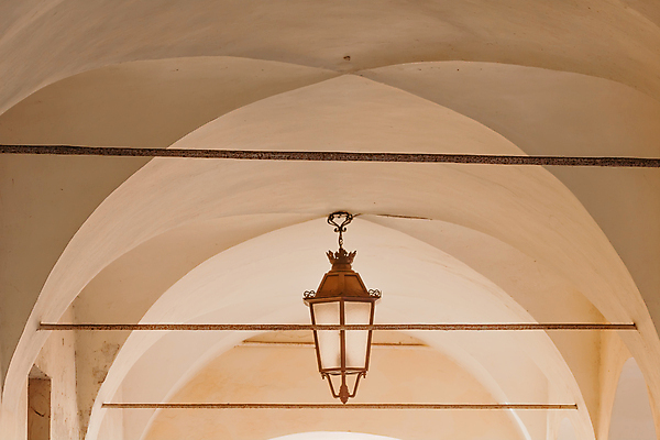 포토 JPG 해외이미지 벽 십자가 건축양식 통 사람없음 수확 골동품 덮개 흰색 등불 램프 역사 철 교차로 아치 옛날 시리즈 해외포토 건축 길 컬러 농업 조명 뚜껑 파일형식 이미지허브