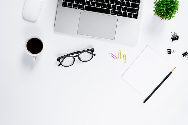 포토 JPG 해외이미지 교육 종이 안경 커피 분홍색 백그라운드 비즈니스 탁자 직장 사람없음 책 컵 초록색 노트북 빛 컴퓨터 사무실 연필 갈색 노란색 우주 다이어리 검은색 공책 침묵 공백 회색 머그컵 흰색 키보드 업무 플랫 은색 정상 쥐 디자이너 책상 오브젝트 문서 클립 머리위 위치 고립 해외포토 직업 식기 잡화 음료 컬러 가구 회사 문구용품 학용품 전자제품 필기구 사무용품 소리 작업 설치류 파일형식 이미지허브