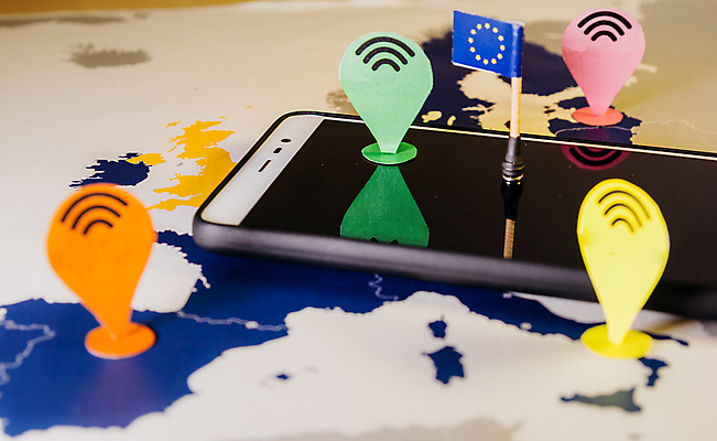 포토 JPG 해외이미지 유럽 지도 인터넷 통신 독일 기술 안전 사람없음 금융 파란색 스마트폰 디지털 모니터 자료 이탈리아 인공위성 프랑스 네트워크 스페인 바이러스 위험 비밀 심볼 보안 신분 전자 감시 시스템 해결 추적 시민 GPS 관리자 사생활 소프트웨어 스파이 신분증 유럽연합 윤리 사스 해외포토 나라 컬러 컨셉 모션 경제 핸드폰 스마트기기 컴퓨터 질병 국민 증명서 파일형식 이미지허브