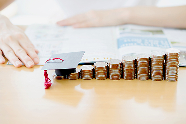 포토 JPG 해외이미지 여자 교육 컨셉 돈 비즈니스 성공 사람 사람없음 책 금융 경제 독서 숫자 쌓기 동전 미니어처 저축 성장 비즈니스우먼 시장 대학교 투자 해외포토 문자 학교 모션 모형 직장인 재산 파일형식 이미지허브