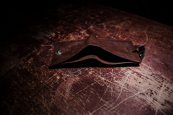 포토 JPG 해외이미지 손 디자인 남자 백그라운드 컨셉 돈 비즈니스 사람 성인 사람없음 책 금융 경제 쇼핑 갈색 유행 검은색 수확 흰색 잡기 오픈 지갑 가난 가죽 오브젝트 질감 복고 문제 보여주기 빈털터리 파산 빚 고립 그런지 옛날 우울증 위기 해외포토 컬러 농업 모션 신체부위 재산 질병 파일형식 이미지허브