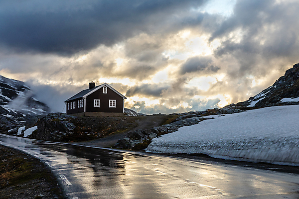 포토 JPG 해외이미지 유럽 도로 길 여행 자연 하늘 산 주택 파노라마 노르웨이 사람없음 야외 태양 일몰 고속도로 언덕 시골집 북쪽 통과 내추럴 루트 방법 스칸디나비아 해외포토 자연요소 나라 교통시설 촬영기법 건물 노을 방향 생태계 파일형식 이미지허브