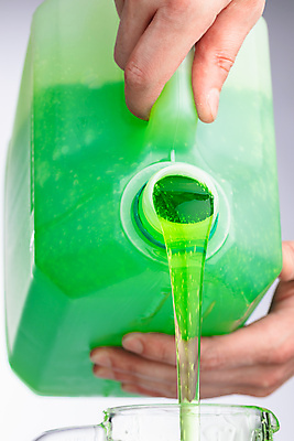 포토 JPG 해외이미지 손 산업 백그라운드 통 관리 사람없음 초록색 스파 젖음 욕실 흰색 잡기 액체 붓기 빨래 상품 큼 컨테이너 플라스틱 중개인 세제 오브젝트 생태계 먼지 부드러움 비누 반대 샴푸 해결 청소부 박테리아 샤워실 위생관리 화학물질 해외포토 직업 컬러 가사 의학 모션 재질 신체부위 위생용품 감각 화학 크기 샤워시설 파일형식 이미지허브