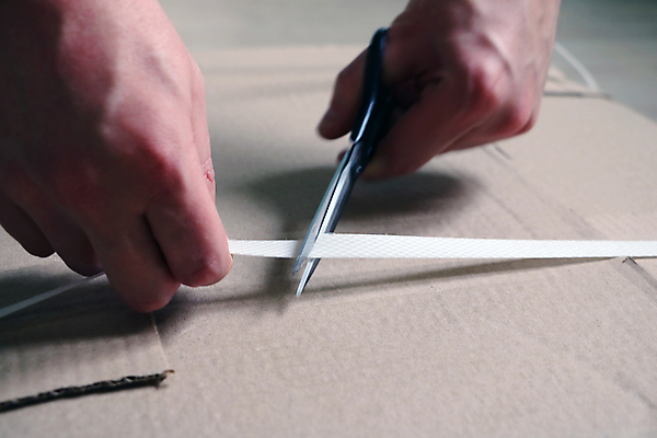 포토 JPG 해외이미지 손 디자인 커플 가구 백그라운드 컨셉 회사 포장 모션 새로움 바닥 아파트 주택 사람 사람없음 내부 건물 목재 갈색 문 방 장비 흰색 업무 재산 플랫 수리 묘사 목공예 고정 DIY 국회 판지 조립 꺼내기 조작 진짜 해외포토 나무 건축물 컬러 생활용품 비즈니스 재료 관계 취미 신체부위 금융 작업 공예 파일형식 이미지허브