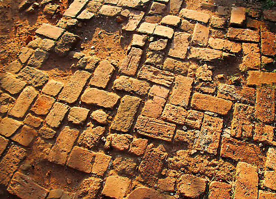 포토 JPG 해외이미지 도로 벽 백그라운드 패턴 오렌지 건축양식 표면 날씨 유물 벽돌 거리 석조 사람없음 건물 빨간색 갈색 검은색 블록 회색 수확 조약돌 바위 도시 얼룩 거친 보행로 오솔길 타일 질감 복고 정사각형 시멘트 먼지 구식 깨짐 옛날 콘크리트 노화 해외포토 도형 전통 건축물 건축 길 컬러 컨셉 무늬 농업 과일 교통시설 돌_바위 파일형식 이미지허브