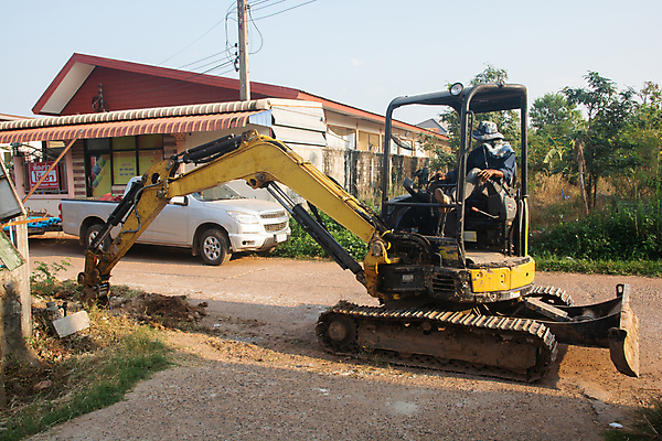 포토 JPG 해외이미지 산업 지구 모래 하늘 사람없음 야외 건물 파란색 노란색 힘 기계 흙 장비 업무 큼 땅 불도저 굴착기 삽 버리기 발굴 양동이 트랙터 짐차 숯 무거움 공학 땅바닥 땅파기 선로 철강 해외포토 건축물 교육 컬러 모션 자동차 바닥 작업 중장비 무게 크기 농기계 특수차량 파일형식 이미지허브
