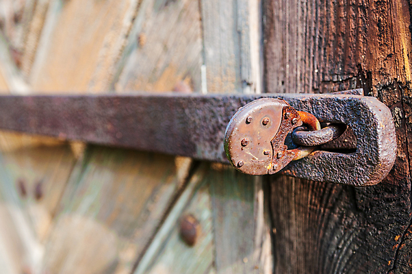 포토 JPG 해외이미지 디자인 벽 백그라운드 건축양식 날씨 주택 자물쇠 손잡이 안전 사람없음 건물 목재 문 금속 수확 골동품 시골 거친 닫기 보호 철 묘사 부식 질감 잠금 보안 열쇠구멍 구식 그런지 수목 옛날 철강 해외포토 나무 건축물 건축 컨셉 농업 재료 모션 재질 파일형식 이미지허브