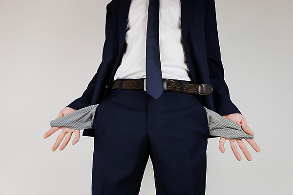 포토 JPG 해외이미지 직업 손 남자 감정 컨셉 돈 비즈니스 사람 사람없음 금융 경제 쇼핑 우정 슬픔 비즈니스맨 구멍 황무지 가난 실업 걱정 호기심 보여주기 빈털터리 파산 빚 우울증 위기 적자 해외포토 모션 신체부위 친구 직장인 재산 질병 파일형식 이미지허브