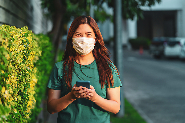 포토 JPG 해외이미지 라이프스타일 손 여행 교통시설 가면 한명 사람 동양인 스마트폰 건강관리 중국 고통 환자 열 뉴스 바이러스 보호 질병 위험 생물학 출퇴근 감염 전염 알레르기 기침 인플루엔자 전염병 증상 항생제 해외포토 1 교육 감정 아시아 교통 컨셉 비즈니스 의학 건강 관리 인종 생활 신체부위 핸드폰 스마트기기 약 시설 파일형식 이미지허브