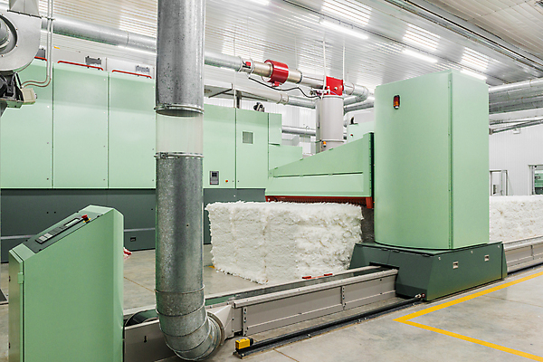 포토 JPG 해외이미지 산업 공장 실내 사람없음 초록색 기계 장비 흰색 직물 면 작업실 실 제조 실크 준비 날것 갈기 튜브 섬유 기어 방앗간 양모 돌리기 방법 짜기 해외포토 컬러 공업 모션 내부 파일형식 이미지허브