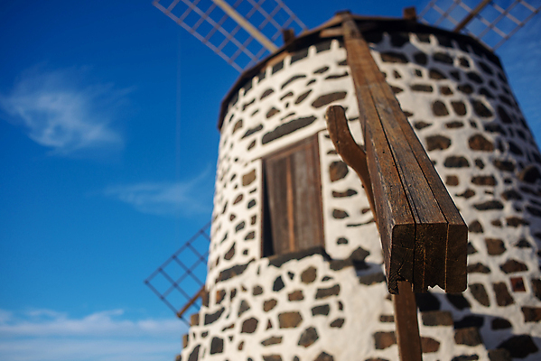 포토 JPG 해외이미지 전통 외관 유럽 산업 문화 여행 건축양식 자연 하늘 바람 사람없음 야외 초록색 파란색 햇빛 태양 농장 마을 환경 탑 고층빌딩 힘 풍차 흰색 시골 역사 그린에너지 보호 장면 자원 방앗간 옛날 해외포토 자연요소 건축물 건축 나라 컬러 컨셉 농업 날씨 빌딩 에너지 생태계 파일형식 이미지허브