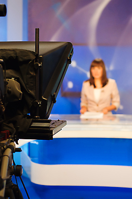 포토 JPG 해외이미지 여자 포즈 통신 정장 사람없음 빛 세트 카메라 모니터 텔레비전 기자 뉴스 연결 마이크 면접 상업 방송 리포터 기어 동영상 설정 격파 생존 해외포토 직업 옷 음향기기 비즈니스 모션 사람 전자제품 컴퓨터 파일형식 이미지허브