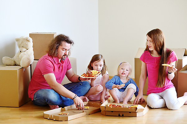 포토 JPG 해외이미지 백인 라이프스타일 남자 딸 행복 어린이 음식 조각 가족 모션 엄마 부동산 새로움 바닥 주택 피자 함께함 실내 미소 사람 앉기 여러명 성인 가로 친구 상자 4 아빠 재산 먹기 흥분 형제 공유 언니 판지 삭제 많음 해외포토 서양인 감정 다수 컨셉 관계 패스트푸드 서양음식 표정 내부 건물 생활 금융 숫자 자매 파일형식 이미지허브