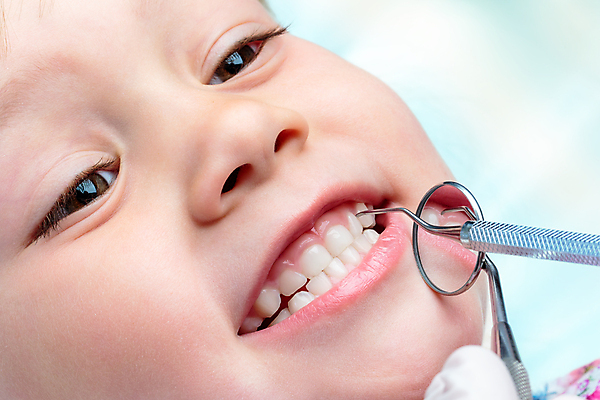 포토 JPG 해외이미지 직업 여자 얼굴 어린이 건강 치과 병원 한명 치료 청춘 약 건강관리 환자 흰색 오픈 입 수술 치아 연습 부식 치과의사 방문 외과 미백 위생관리 치통 해외포토 1 컬러 컨셉 의학 관리 사람 신체부위 의사 소화기관 질병 파일형식 이미지허브