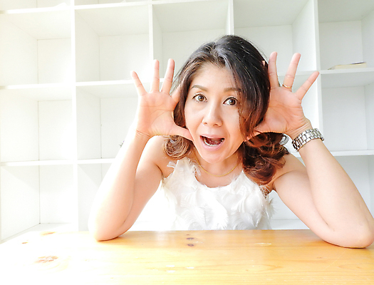 포토 JPG 해외이미지 손 배너 여자 행복 포스터 종이 백그라운드 비즈니스 성공 노동자 간판 광고판 한명 미소 사람 성인 우주 공백 흰색 잡기 신용카드 발표 메시지 사인 보여주기 고립 슬로건 카피스페이스 해외포토 직업 1 감정 컬러 컨셉 모션 알림판 표정 신체부위 금융 판 파일형식 이미지허브