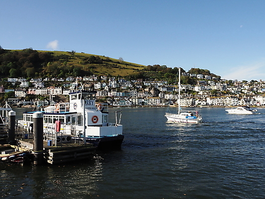 포토 JPG 해외이미지 휴가 영국 잉글랜드 풍경 사람없음 여행객 맑음 보트 접속 작음 승객 해외포토 유럽 배_교통 날씨 사람 크기 파일형식 이미지허브