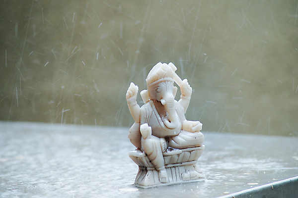 포토 JPG 해외이미지 나무 모델 전통 계절 공원 종교 무기 조각 자연 코끼리 미술 서기 사람 사람없음 야외 물 조각상 믿음 환경 축제 피규어 젖음 수확 인도인 신화 귀족 숭배 신앙심 힌두교 해외포토 자연요소 외국인 식물 공공시설 감정 농업 포유류 모션 문화예술 동양인 조형물 미니어처 생태계 파일형식 이미지허브