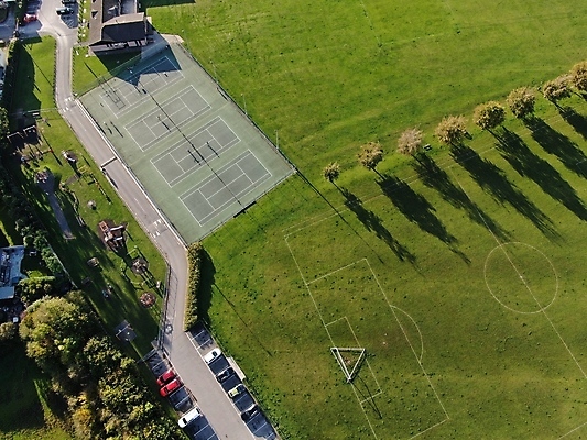 포토 JPG 해외이미지 나무 공원 안테나 그림자 사람없음 저녁 드론 해외포토 식물 공공시설 통신 야간 파일형식 이미지허브