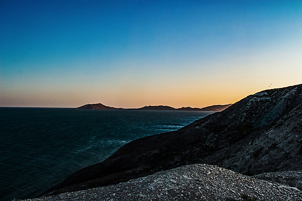 포토 JPG 해외이미지 유럽 파도 바다 여행 오렌지 자국 자연 벽지 하늘 날씨 산 항해 파노라마 사람없음 야외 물 파란색 태양 노란색 일출 황혼 일몰 새벽 트래킹 활발 하이킹 자유 황금 저녁 언덕 절정 수평선 산맥 해외포토 자연요소 나라 컬러 컨셉 배_교통 과일 레저 촬영기법 노을 야간 생태계 파일형식 이미지허브