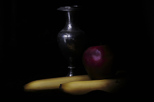 포토 JPG 해외이미지 모양 1 실루엣 음식 2 다이어트 과일 바나나 건강 그림자 사람없음 장식 빨간색 반사 노란색 금속 꽃병 검은색 어둠 신선 고급 달콤 맛 은색 사과 그늘 먹기 상쾌 유기농 내추럴 고딕 고립 채식주의자 해외포토 웰빙 꽃 감정 컬러 컨셉 모션 재질 촬영기법 채식 파일형식 이미지허브