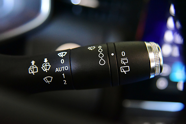 포토 JPG 해외이미지 자동차 손잡이 근접촬영 사람없음 아웃포커스 스위치 차안 와이퍼 해외포토 육상교통 뷰포인트 촬영기법 파일형식 이미지허브