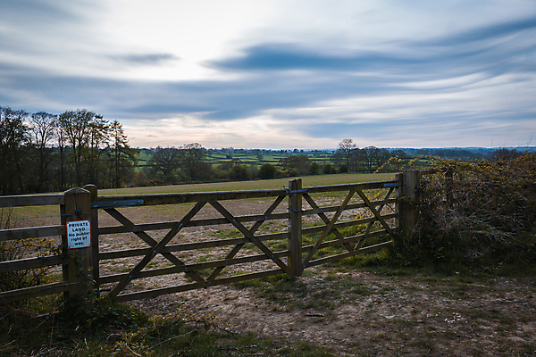 포토 JPG 해외이미지 주간 나무 공원 길 야생동물 농업 자연 하늘 영국 풍경 사람없음 목재 초록색 여름 울타리 햇빛 태양 농장 갈색 걷기 환경 봄 하이킹 나뭇가지 시골 소 보호 농부 숲 오솔길 땅 요크셔테리어 대문 좁은 서식지 일반 내추럴 벌거벗은 삼림지대 얇은 전국 해외포토 자연요소 식물 동물 직업 계절 공공시설 유럽 산업 컬러 컨셉 재료 포유류 모션 레저 담장 문 테리어 생태계 파일형식 이미지허브