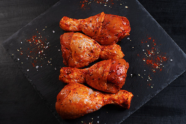 포토 JPG 해외이미지 접시 음식 백그라운드 재료 마늘 육류 요리 사람없음 빨간색 갈색 식사 저녁식사 치킨 흰색 신선 양념 조미료 맛 그릴 정상 바비큐 굽기 머스터드 허브 피부 향신료 준비 매움 날것 후추 무침 허벅지 드럼스틱 생식 절임 해외포토 식물 식기 컬러 컨셉 채소 식재료 주방용품 신체부위 소스_음식 구이 닭고기요리 향미료 파일형식 이미지허브