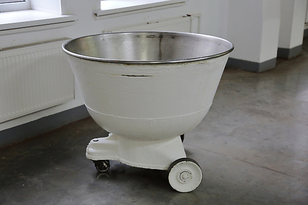 포토 JPG 해외이미지 공장 실내 사람없음 큼 제빵기구 믹싱볼 해외포토 그릇 공업 주방용품 내부 크기 파일형식 이미지허브