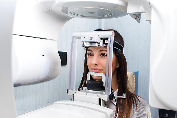 포토 JPG 해외이미지 얼굴 엑스레이 건강 파노라마 치과 병원 실험 한명 치료 3D 건강관리 디지털 기계 장비 시험 환자 공구 입 치아 질병 캐비닛 치과의사 돌봄 방사선 치아교정 해외포토 1 교육 의학 모션 촬영기법 관리 사람 신체부위 의사 도구 소화기관 사물함 디지털합성 교정 파일형식 이미지허브