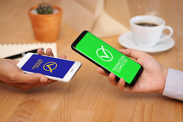 포토 JPG 해외이미지 손 이동 돈 인터넷 비즈니스 통신 성공 모바일 사람 두명 금융 스마트폰 핸드폰 쇼핑 디지털 스크린 잡기 네트워크 메시지 지갑 어플리케이션 구매 연결 상인 고객 스마트 서비스 전자 결제 온라인 계좌 해외포토 컨셉 모션 신체부위 경제 전자제품 스마트기기 재산 파일형식 이미지허브