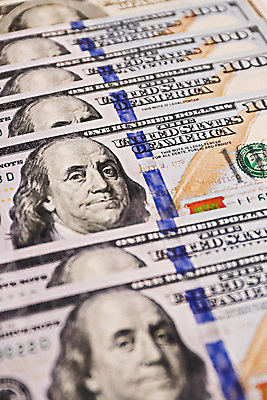 포토 JPG 해외이미지 라이프스타일 디자인 종이 지폐 돈 비즈니스 성공 사람없음 금융 경제 판매 쌓기 달러 미국 흰색 재산 투자 상업 이익 계산서 빚 세금 수입 해외포토 컬러 컨셉 북아메리카 모션 생활 파일형식 이미지허브